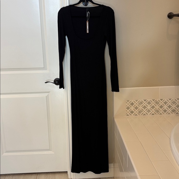 Skims Ribbed Dress - Picture 9 of 10